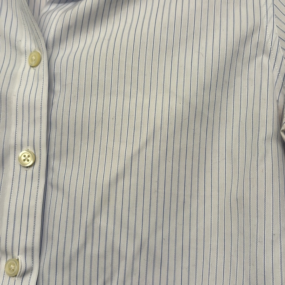 Button down - Picture 2 of 2